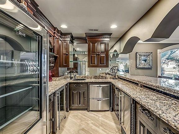 4th image of 4391 Bayshore Dr