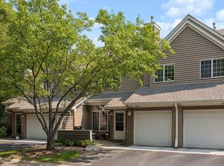 2762 Autumnwood Ln, Minnetonka, MN 55305