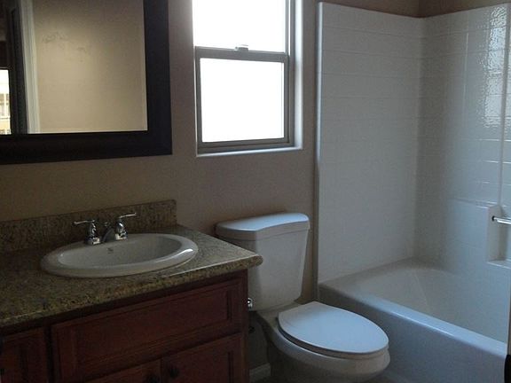 2nd image of 3955 Illinois St