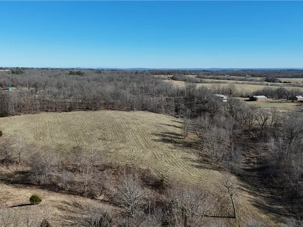 2 Madison St #8350, Huntsville, AR 72740