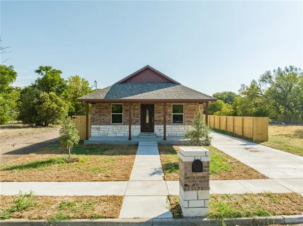 2808 S 8th St, Waco, TX 76706