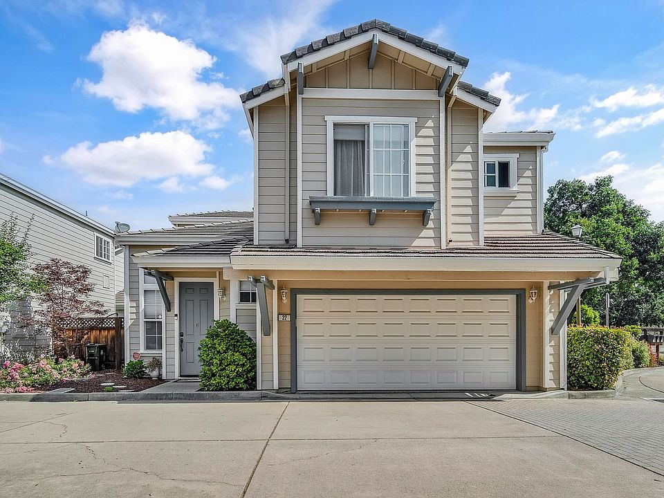 1st image of 22 Village Square Pl