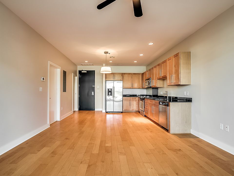 1st image of 444 N Central Ave #109