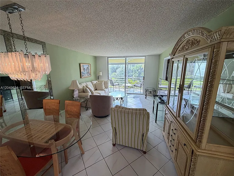 8135 Sunrise Lakes Blvd #210 — Photo 10
