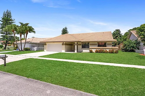 5809 Sun Pointe Cir Photo 1