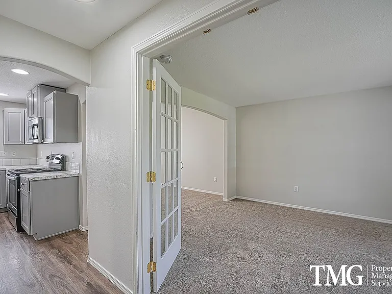 17015 NE 31st Way — Photo 31