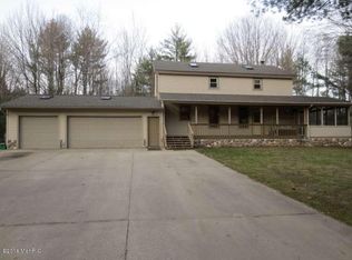 604 E Farr Rd, Muskegon, MI 49441