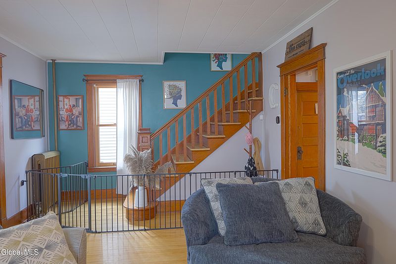 3rd image of 11 Washington Road
