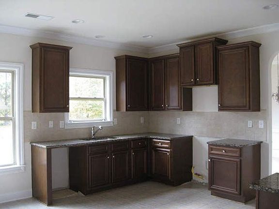 4th image of 1308 Wild Rose Dr SE