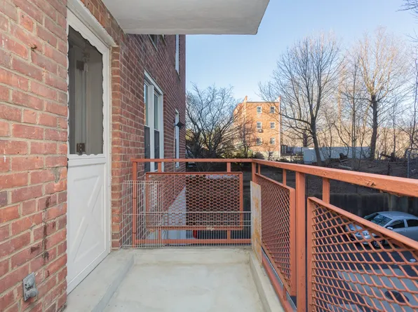 65-15 Alderton Street image 4 of 14