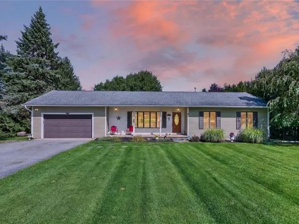 7150 Gauss Rd, Bloomfield, NY 14469