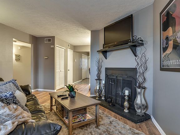 3rd image of 1286 Massman Dr