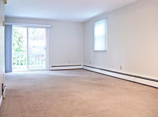 106 Woodhaven Ct, Cranston, RI 02920