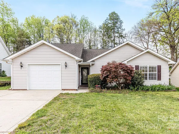 12628 Waterfall Pl, Charlotte, NC 28278