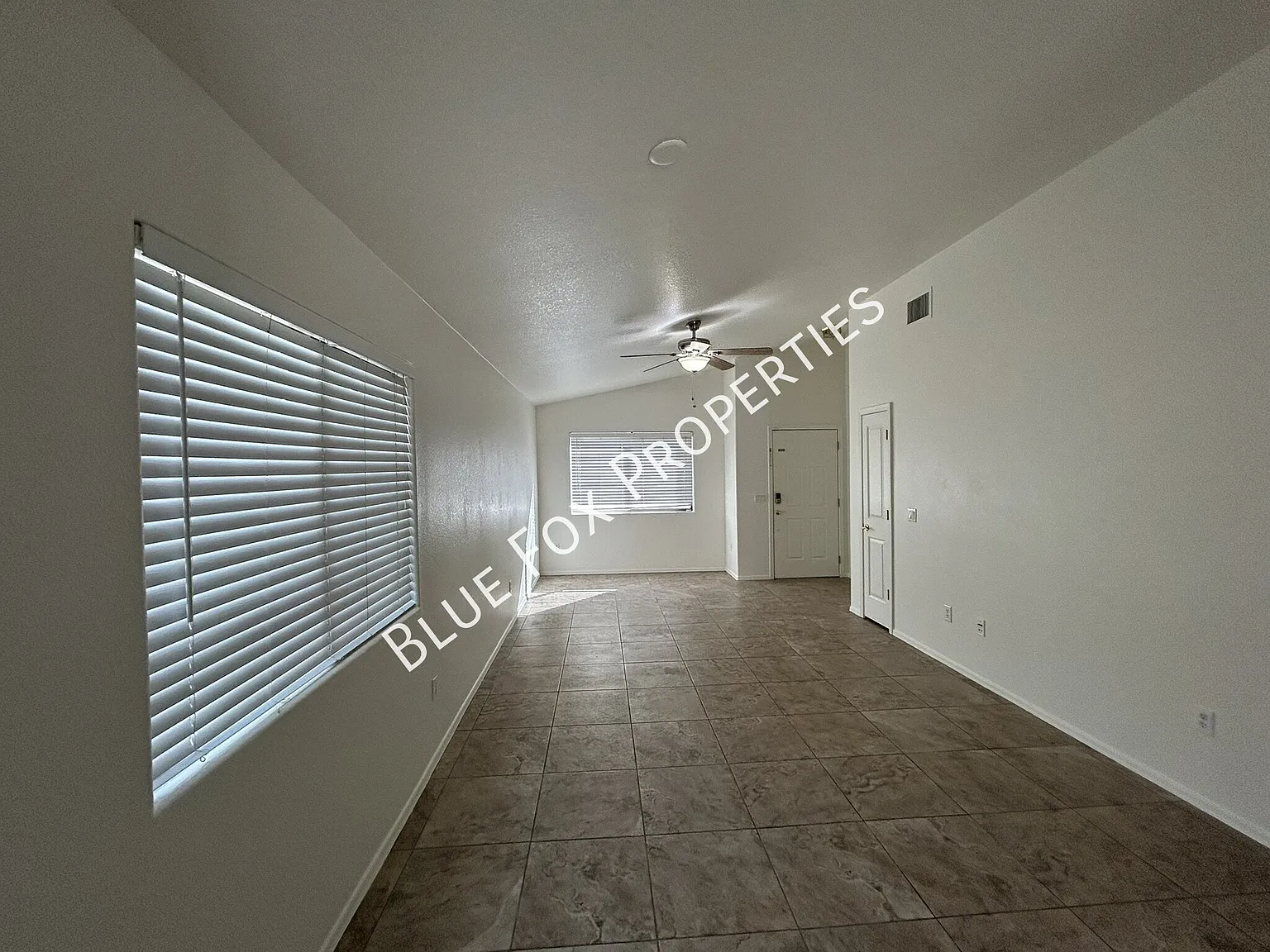 Amazing Southeast Tucson Vail School District, and many community features. — Photo 3