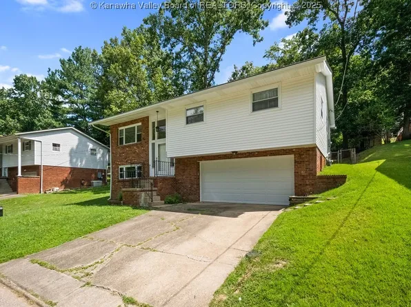 860 Whispering Way, South Charleston, WV 25303