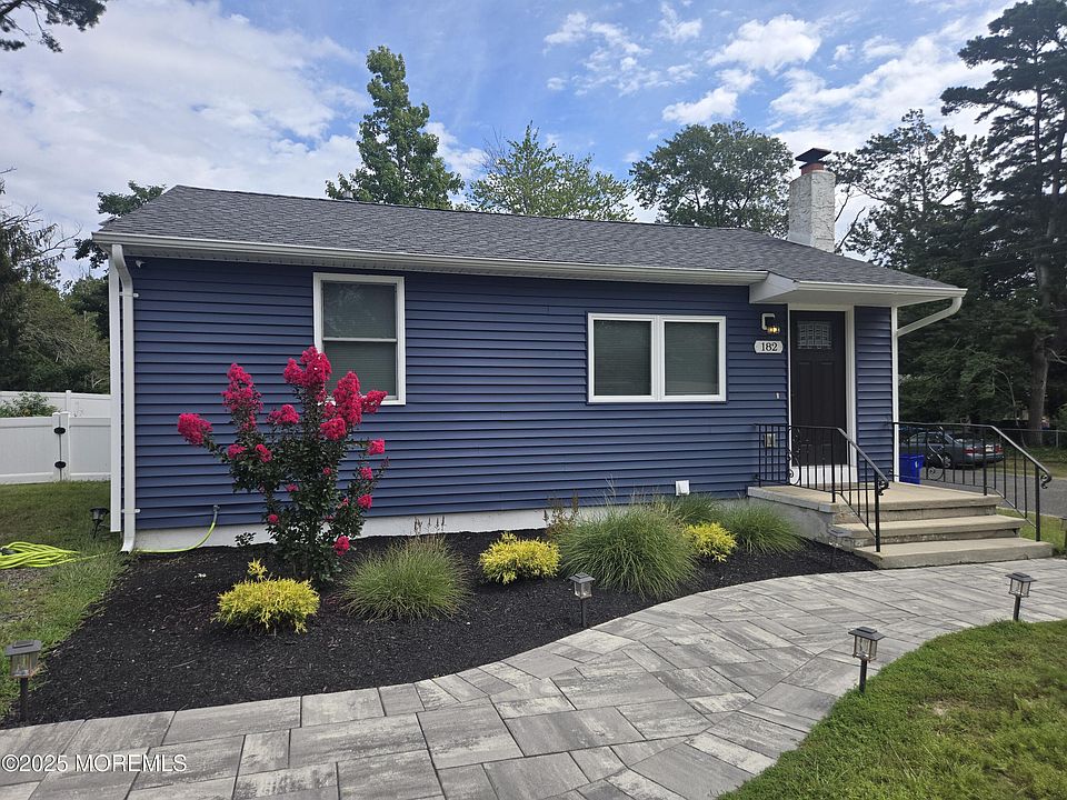 1st image of 182 Baywood Blvd