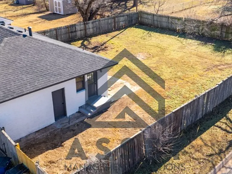 2024 Churchill Way — Photo 4