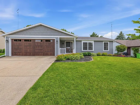 405 Eilbes Ave, Beaver Dam, WI 53916