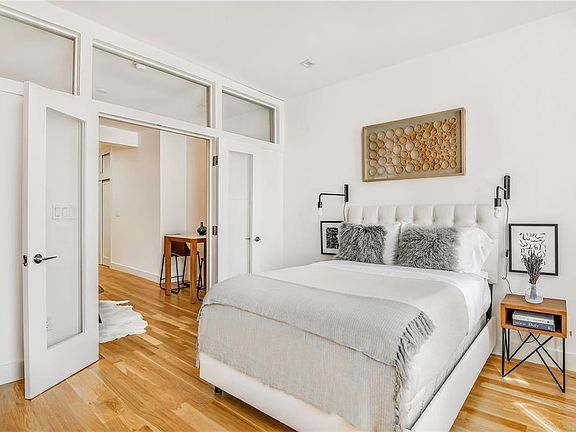 5th image of 223 W 10th St APT 2B
