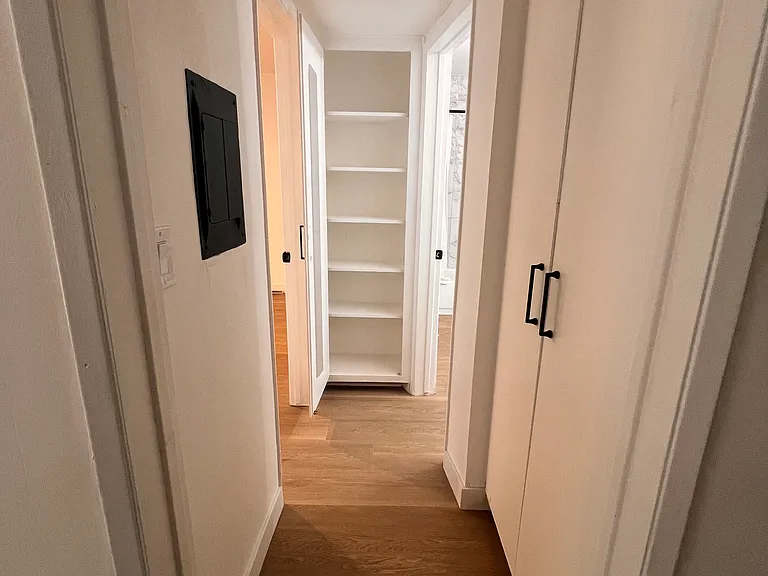 8010 Owensmouth Ave #7 — Photo 19