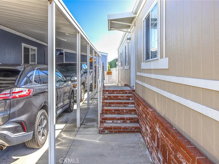 21851 Newland St #104 — Photo 39