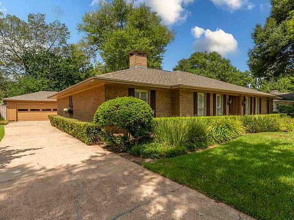 2nd image of 945 Elaine Dr