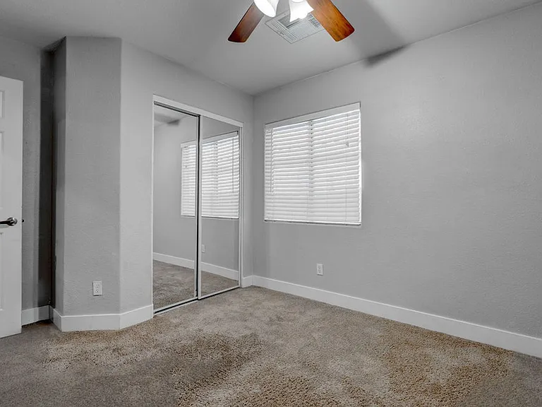 6469 Abbey Door Ct — Photo 4