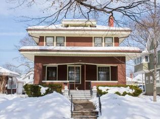 329 Edgewater Dr, Mishawaka, IN 46545