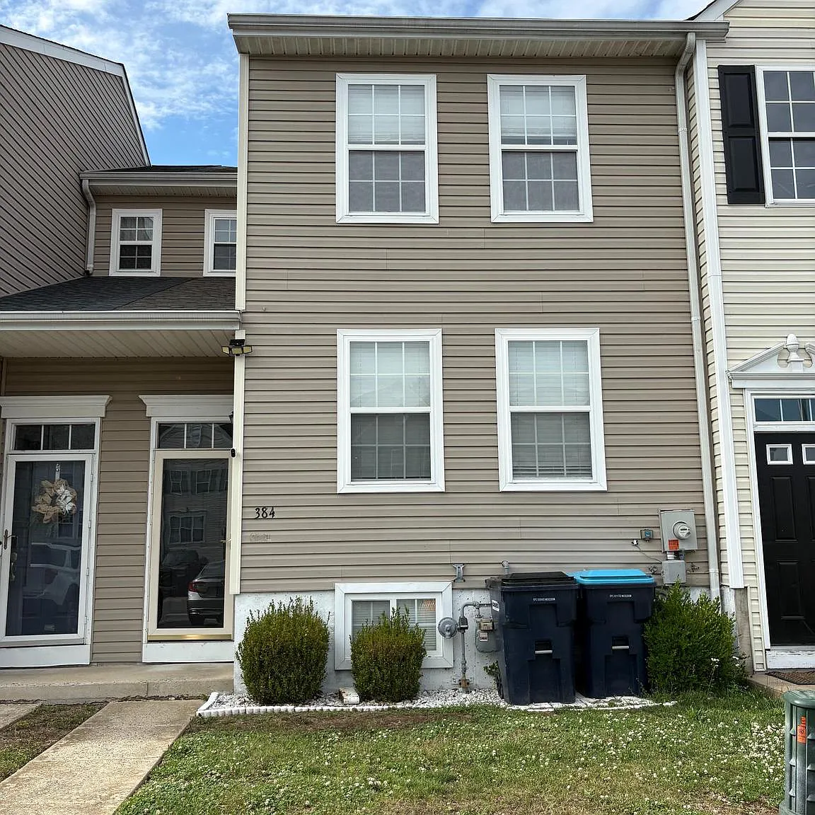 3 bed, 1.5 bath, 1135 sqft, $1,975 — Photo 2