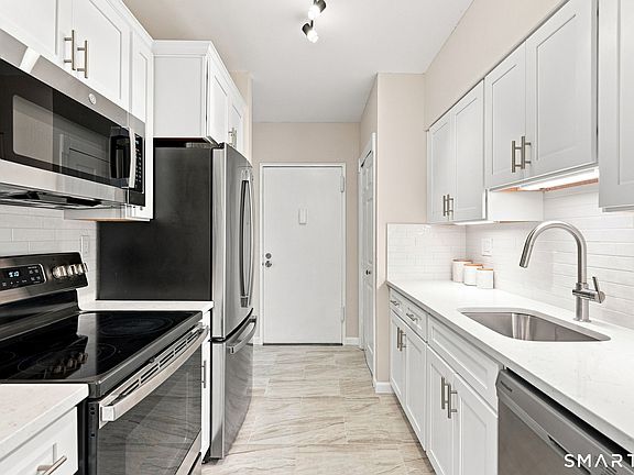 3rd image of 45 Jefferson Road #3-2
