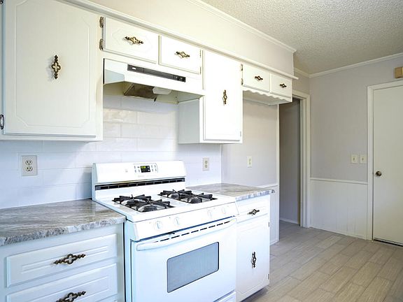 5th image of 5213 Leigh Ave