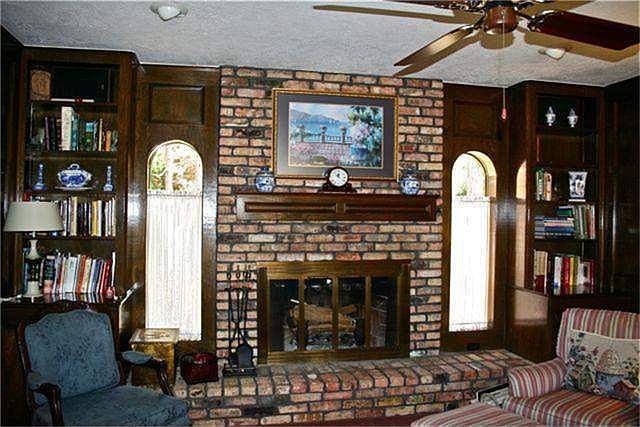 2nd image of 711 Tanglewood Dr