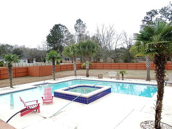 2nd image of 127 Lost Creek Ln