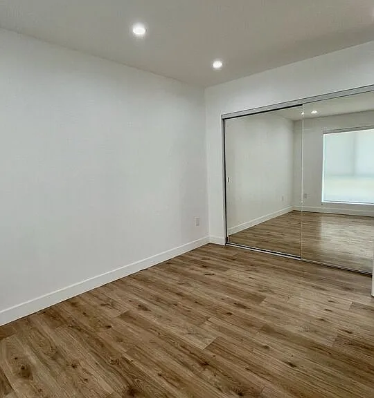 233 N Berendo St #5 — Photo 9