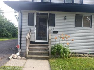42 Gage St, Pontiac, MI 48342