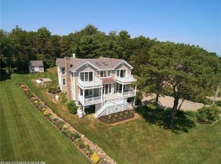 59 Bayberry Ln, Cape Neddick, ME 03902