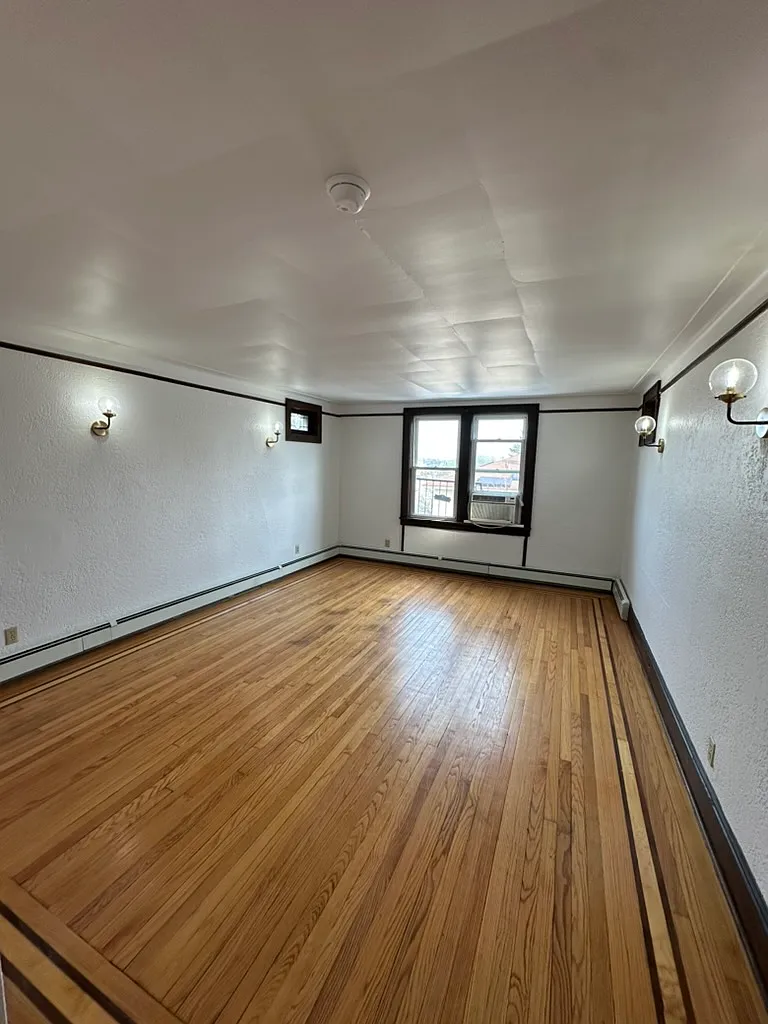 796 Inwood Terrace — Photo 1