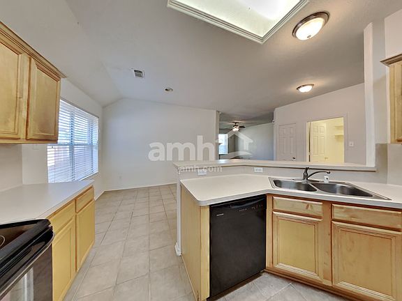 4th image of 6727 Atasca Creek Dr