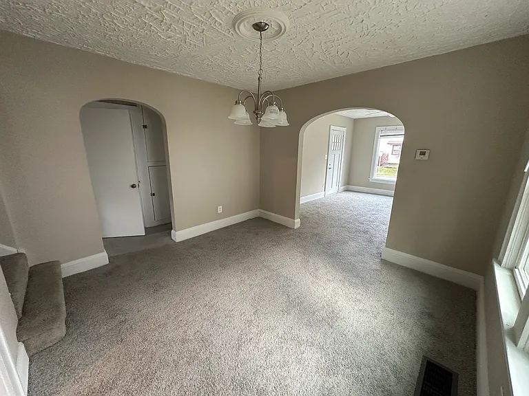 2886 Norwood St — Photo 8