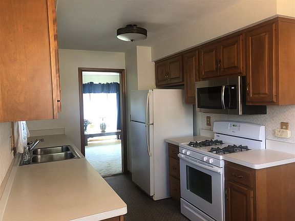 4th image of 3908 Dakota Ln