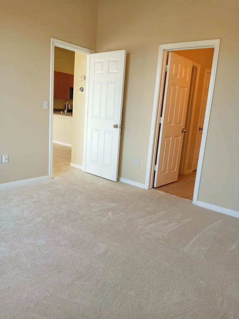 Modern Third Floor 1bd Condo in Secured Building — Photo 4