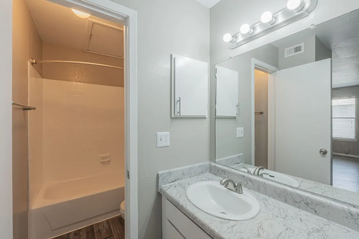 Building Photo - 1108 Millview Dr #801
