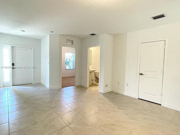 5th image of 441 NE 5th Ter