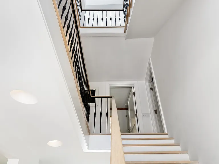 182 Church Ln — Photo 22