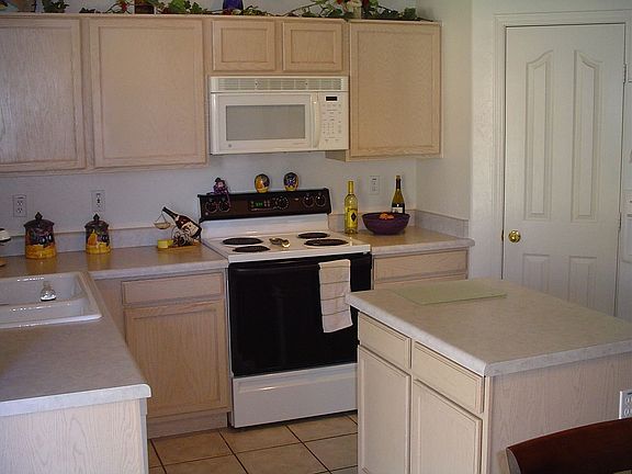 3rd image of 742 E Monona Dr