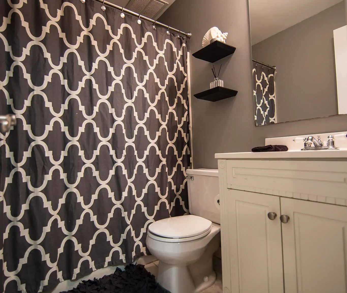 1 bed, 581 sqft, $2,100 — Photo 2