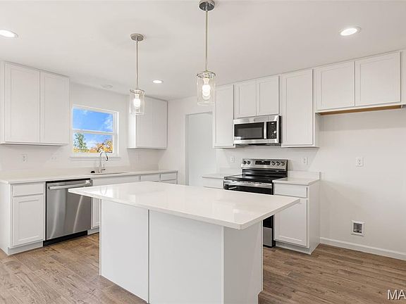 7th image of this home