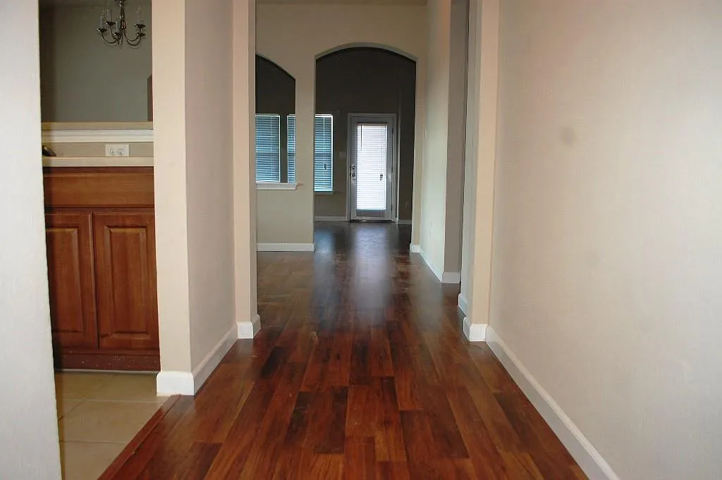 4 bed, 2.5 bath, 1813 sqft, $1,900 — Photo 4