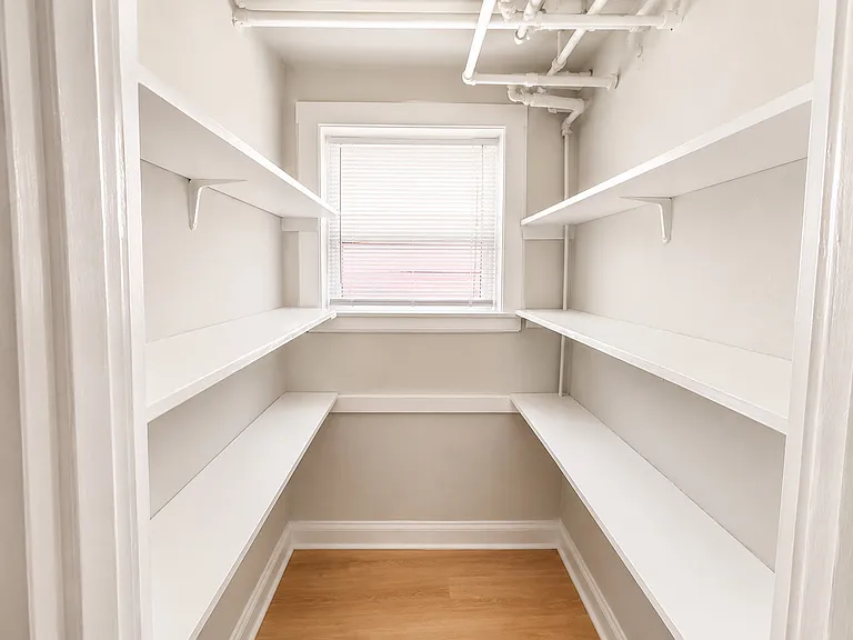 739 Hinman Ave #1G — Photo 4